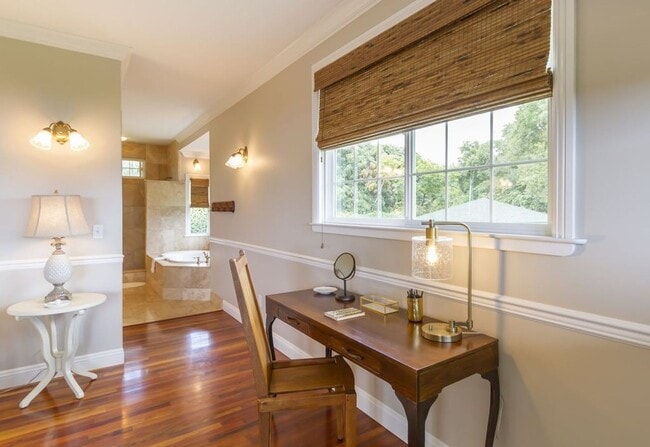 Building Photo - Estate on 1 acre 3 bedroom 2.5 baths and attached 2 car garage