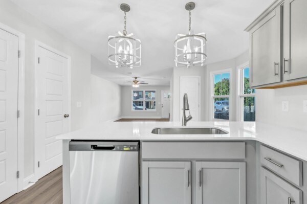 Building Photo - 209 W Point Dr