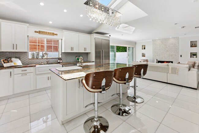 Building Photo - 7726 W 79th St