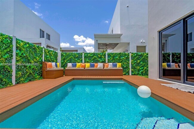 Building Photo - 7534 NW 98th Ave