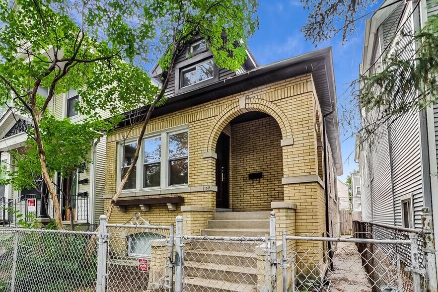 Primary Photo - 1521 W Nelson St
