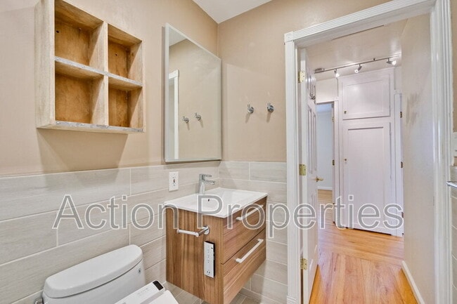 Building Photo - 1630 Alison Ave