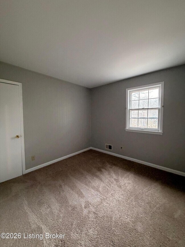 Building Photo - 634 Cherrywood Dr