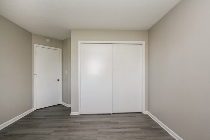 Building Photo - 128 Creek View Ct