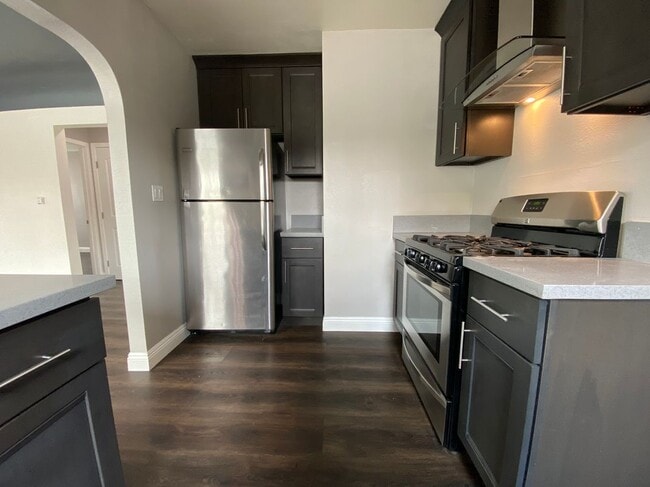 Building Photo - 702 N McCadden Pl