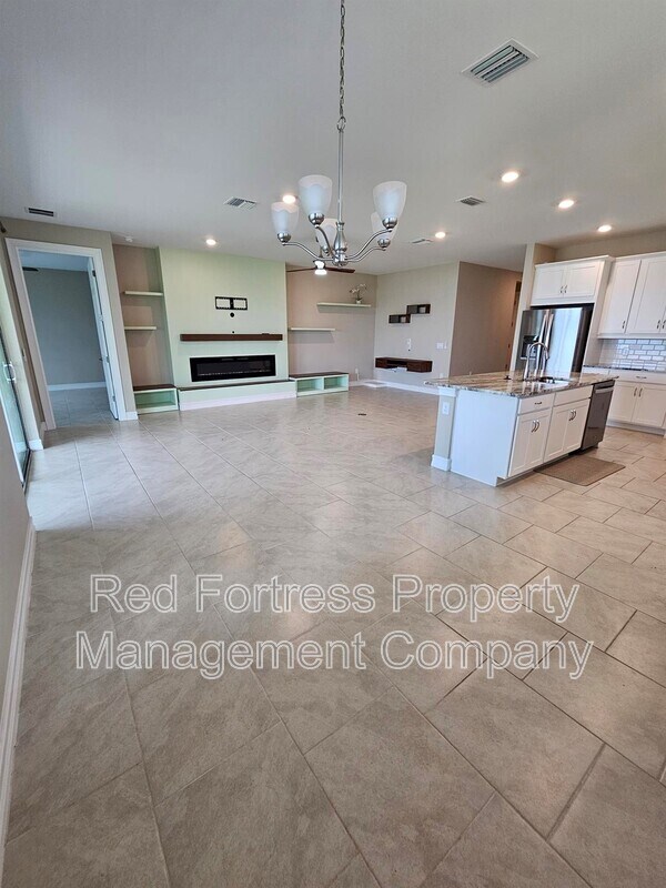 Building Photo - 623 Parkshore Lk Ave