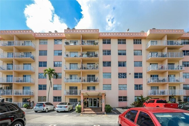 Building Photo - 16465 NE 22nd Ave