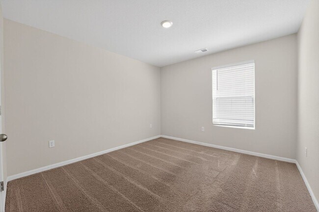 Building Photo - Spacious 4BR House in Charlotte