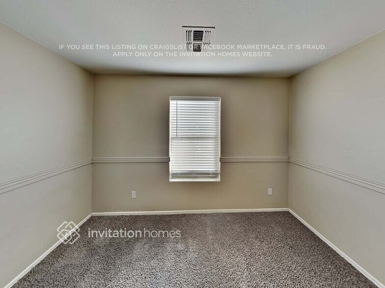 Building Photo - 2420 E Meadow Mist Ln