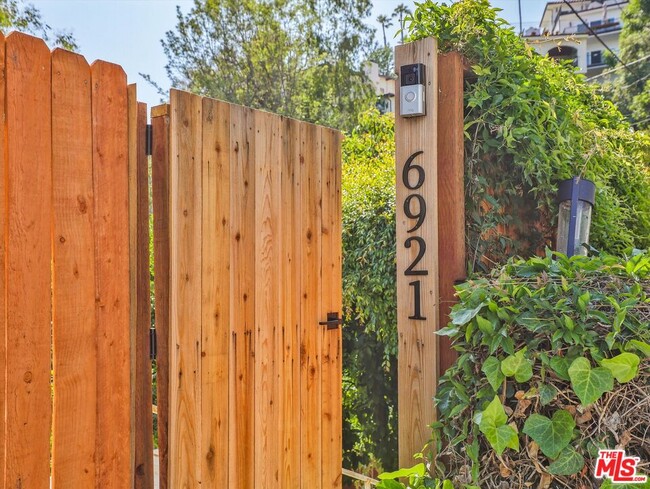 Building Photo - 6921 Pso Del Serra