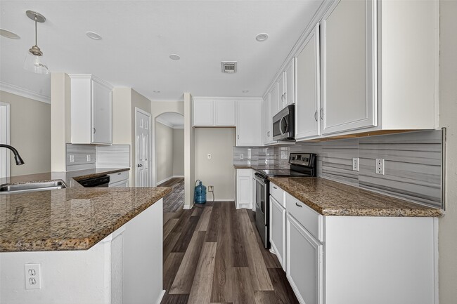 Building Photo - 7242 Autumn Bluff Ln