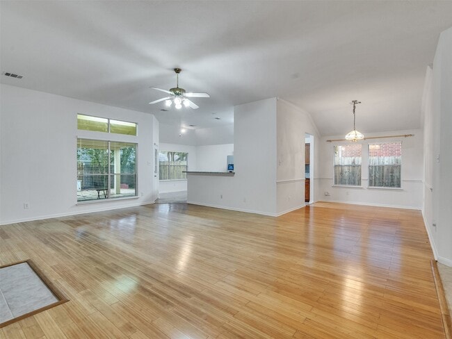 Building Photo - 16715 Lighthouse View Dr