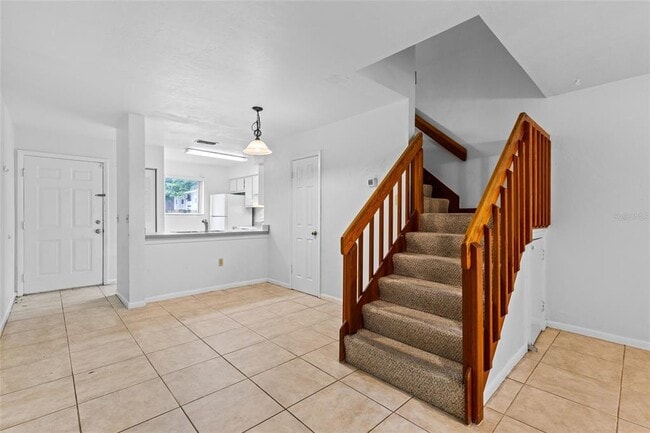 Building Photo - 2219 SW 39th Way