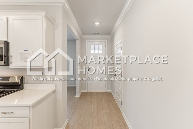 Building Photo - 206 Stockyard Cir
