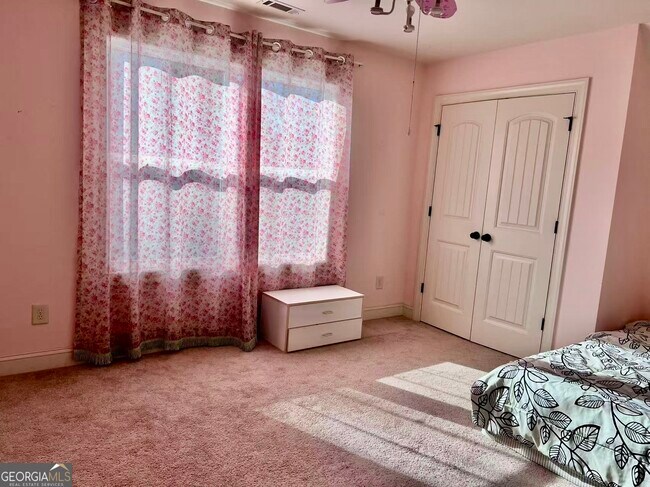 Building Photo - 303 Evesham Ave