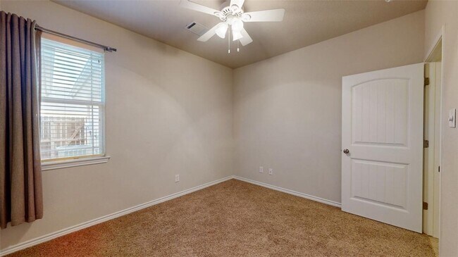 Building Photo - 3805 Silverthorne Ln