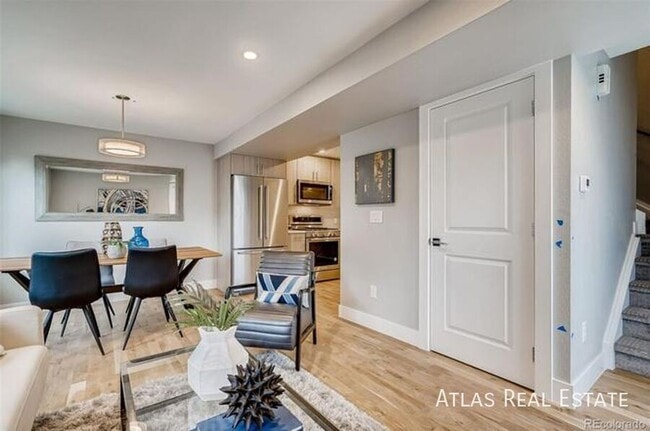 Building Photo - 88 Galapago St