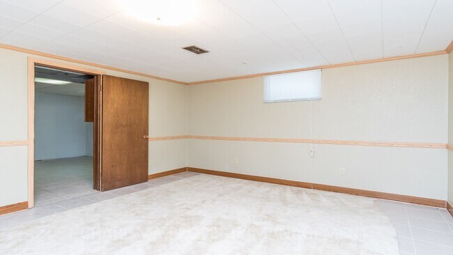 Building Photo - 1605 E 49th St
