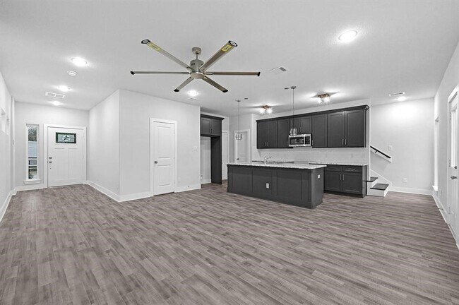 Building Photo - 4675 Bellfort Ave