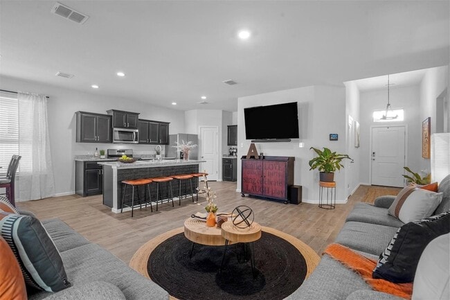 Building Photo - 8916 Old Rawhide Ln