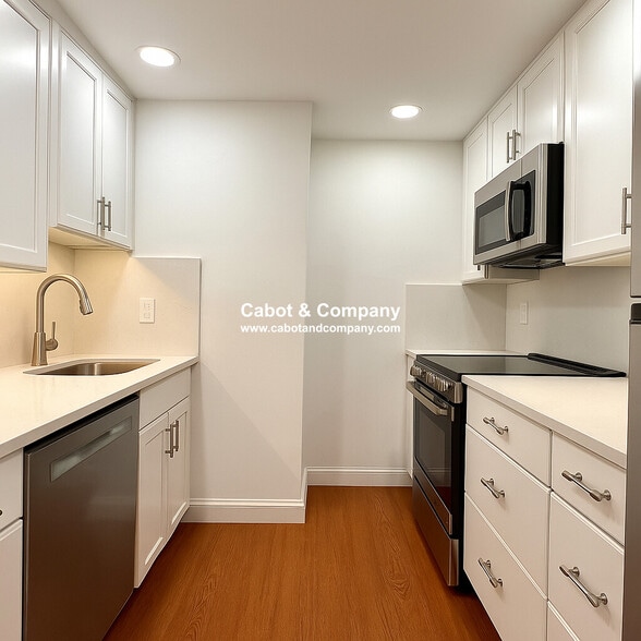 Building Photo - 229 Beacon St