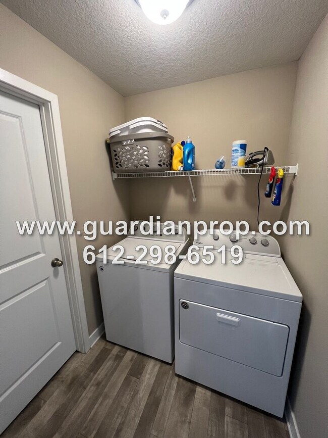 Building Photo - Luxury 2020 Built Townhouse Available June 1, Open Floor Plan, Fireplace, Patio, Primary w/Huge P...