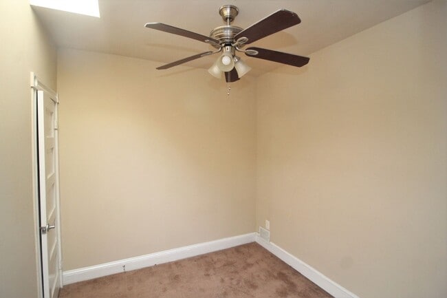 Building Photo - Updated 3bd/2ba Hampden Rowhome w/ CAC, W/...