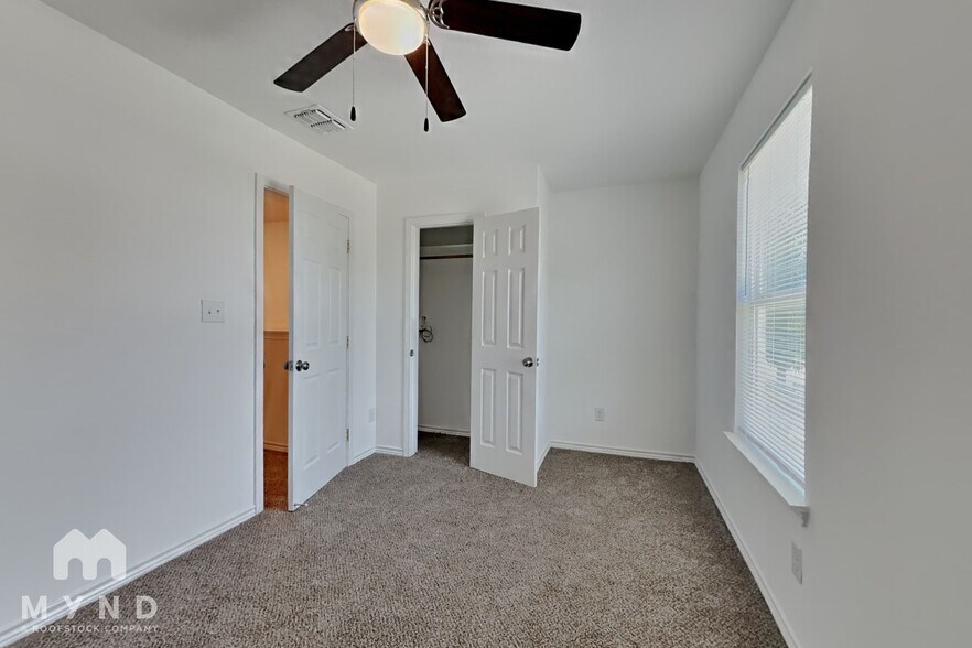 Building Photo - 3034 W Salinas