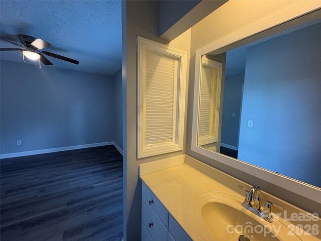 Building Photo - 3600 Cobbleridge Dr