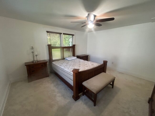 Building Photo - Charming 2-bedroom, 1-bathroom home in one of Columbia's most convenient locations!
