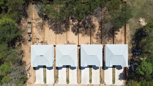 Building Photo - 811 Avenue J