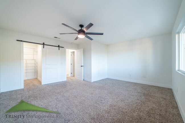 Building Photo - 2479 Caminito Ocean Cove