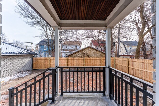 Building Photo - 94-96-96 Montrose St