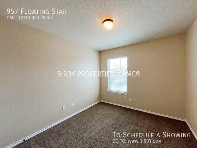 Building Photo - 957 Floating Star