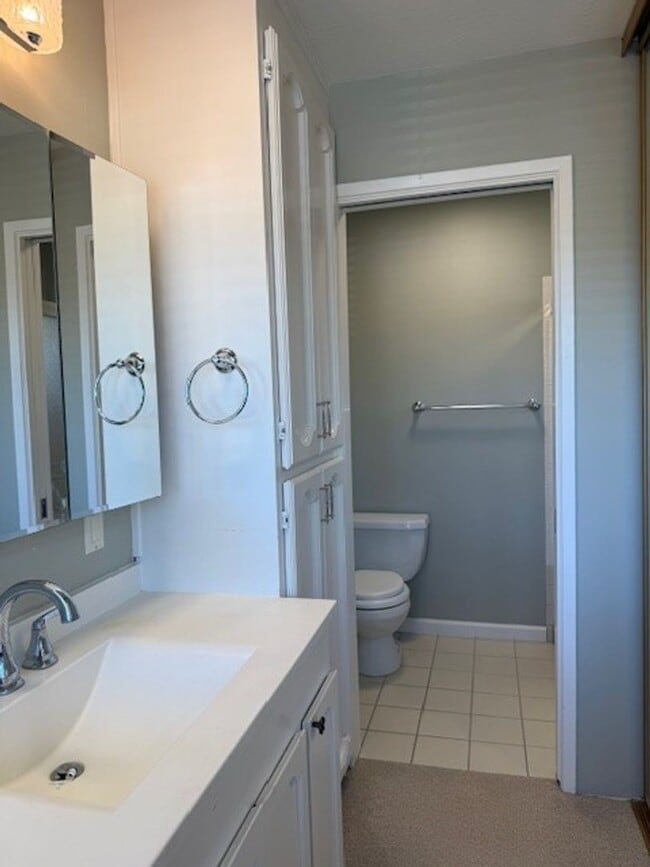 Building Photo - Beautiful 4 Bedroom 2.5 Bath Home in Montevideo Community