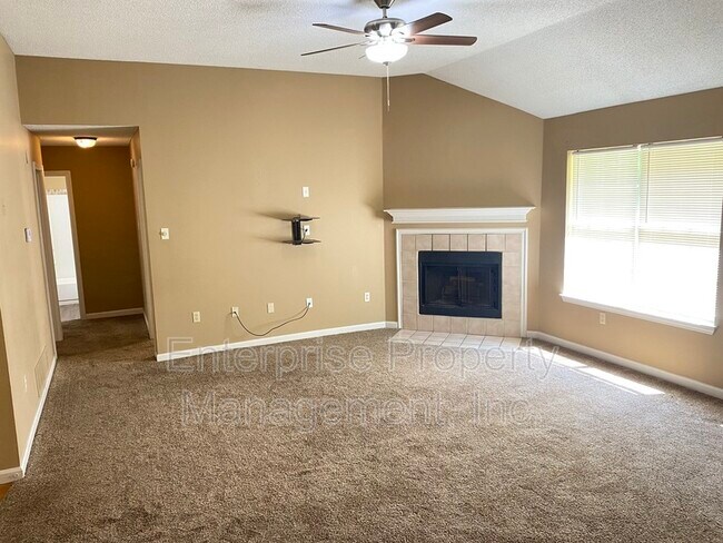 Building Photo - 4444 Longtree Cove