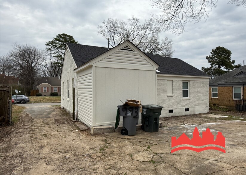 Building Photo - 993 Gordon St