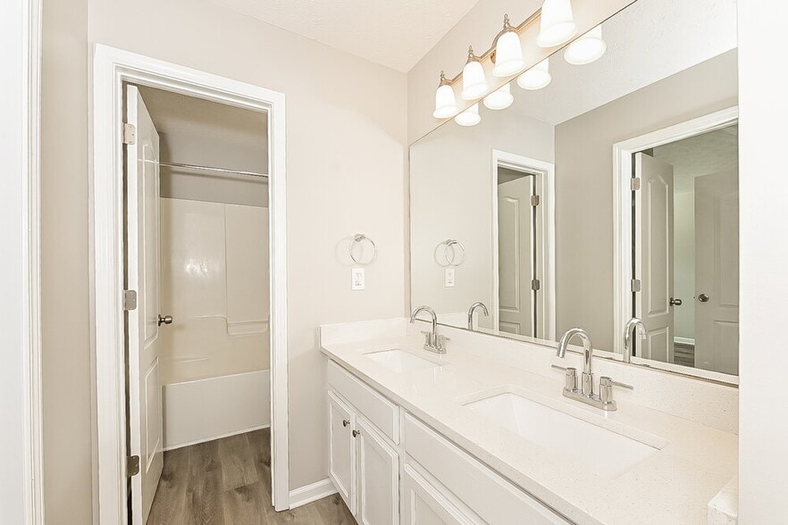 Building Photo - 129 Makenna Dr