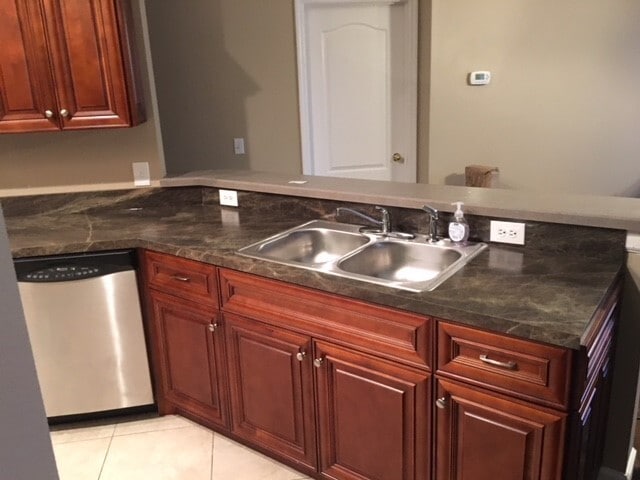 Building Photo - 2 Bed / 2 Bath Condo with 1-Car Garage in ...