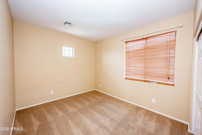 Building Photo - 2023 W Shackleton Dr