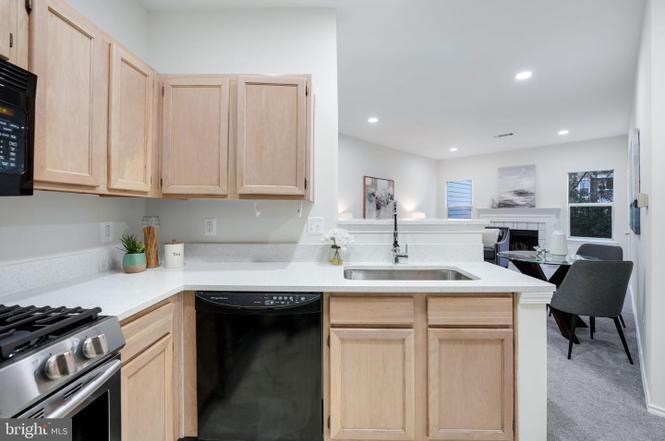 Building Photo - 4405 Sedgehurst Dr