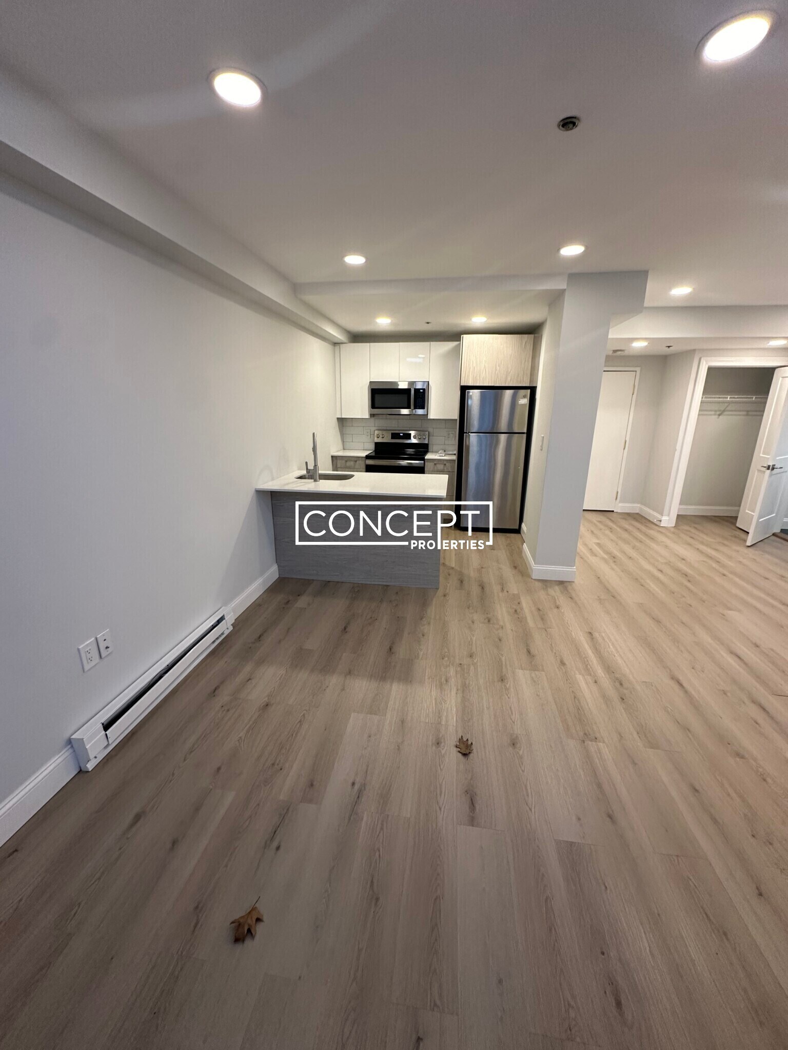 Building Photo - 195 Park Dr