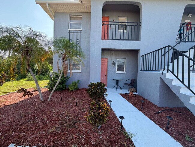Building Photo - 2-bedroom, 2-bathroom residence located in Punta Gorda Isles