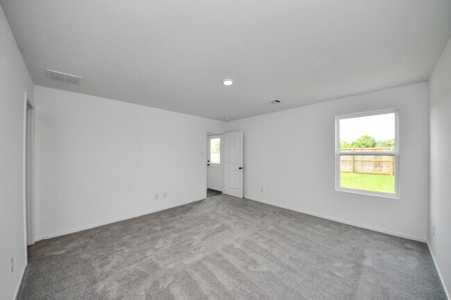 Building Photo - 27438 Sweetwater Bay Dr