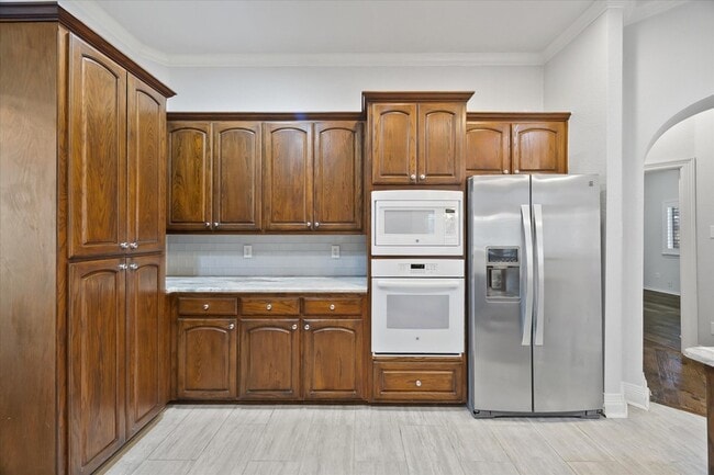 Building Photo - 2045 Chisholm Trail