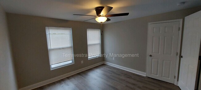 Building Photo - 314-316 S 4th St