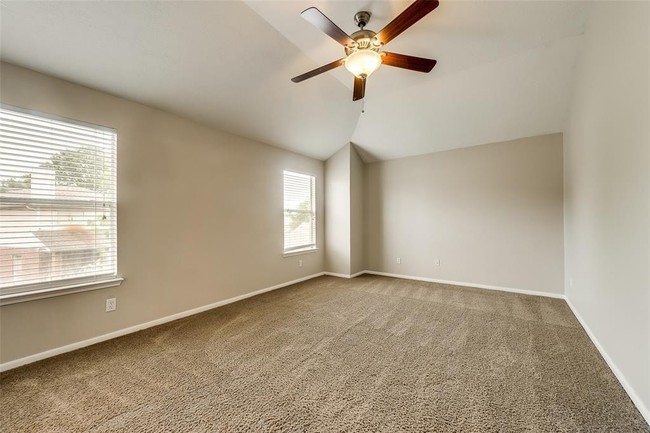 Building Photo - Beautifully updated two-story home in the ...