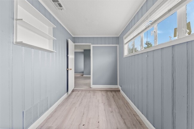 Building Photo - 209 Hyta St