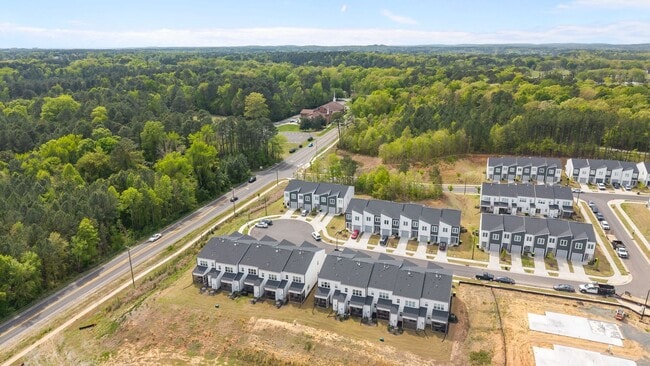 Building Photo - Stylish & Spacious Home in Prime Durham Location – Modern Living with Comfort & Convenience