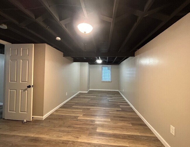 Building Photo - 1337 Odessa Dr